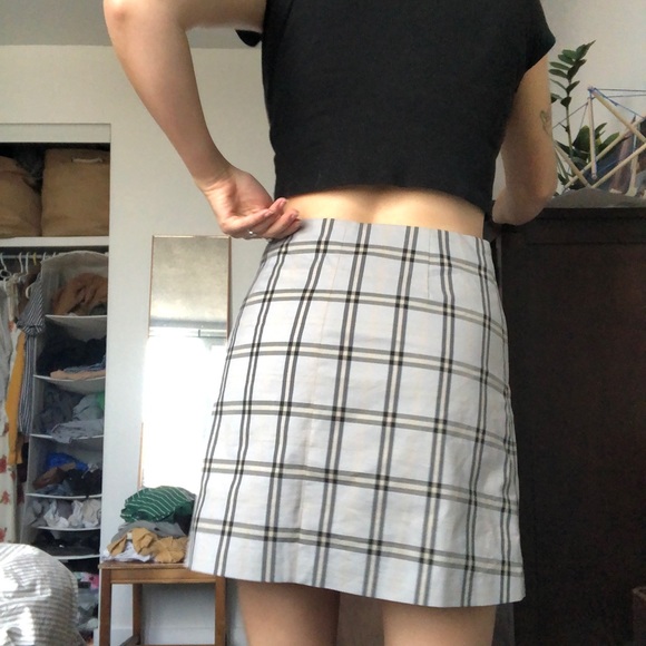 Aritzia Plaid Skirt - Picture 4 of 4